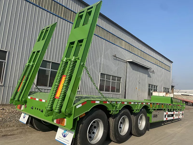 Contrato de sinais de clientes da Tanzânia com Luyi Automobile, semi-reboques de três eixos, servirá ao transporte de logística africana