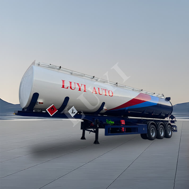 Semirreboque tanque de óleo em aço carbono com 3 eixos e 5 compartimentos e 45.000 litros