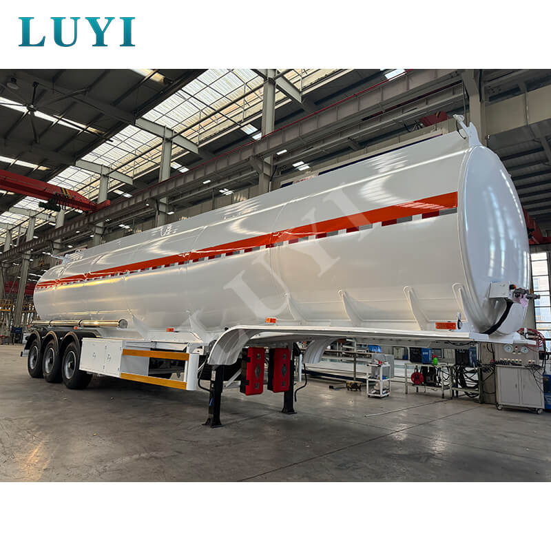 Semirreboque tanque de óleo de aço carbono de 3 eixos, 60 toneladas e 45.000 litros
