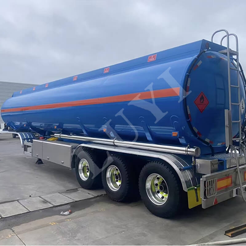 Semirreboque tanque de óleo de 3 eixos e 7 compartimentos de 40.000 litros