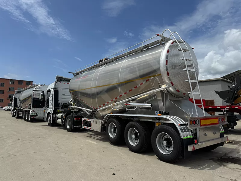Semi-reboque de transporte de cimento