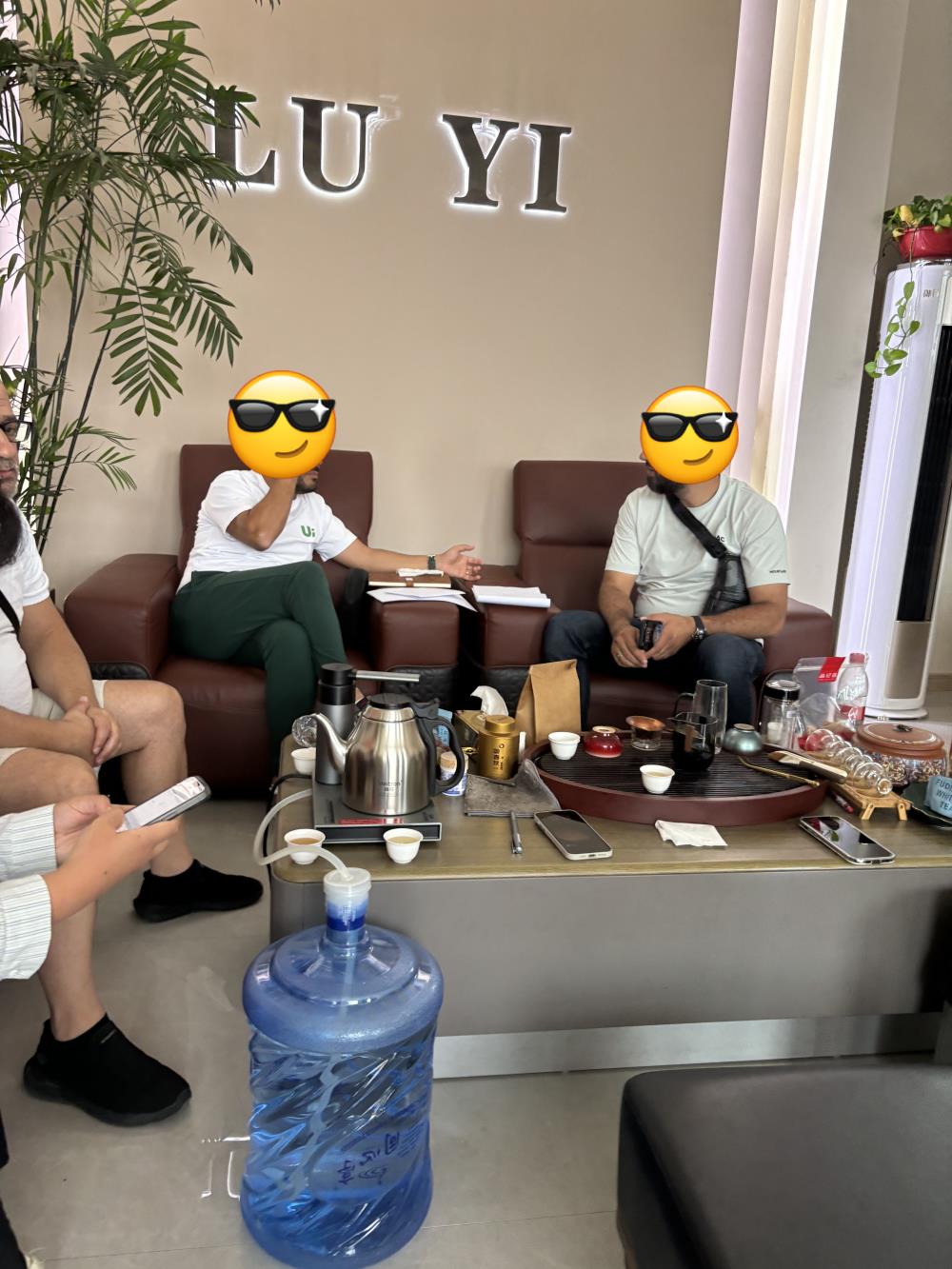 Da visita à fábrica à expansão da frota: como a LUYI ganhou um pedido de semirreboque para caminhão-tanque de cimento na Arábia Saudita