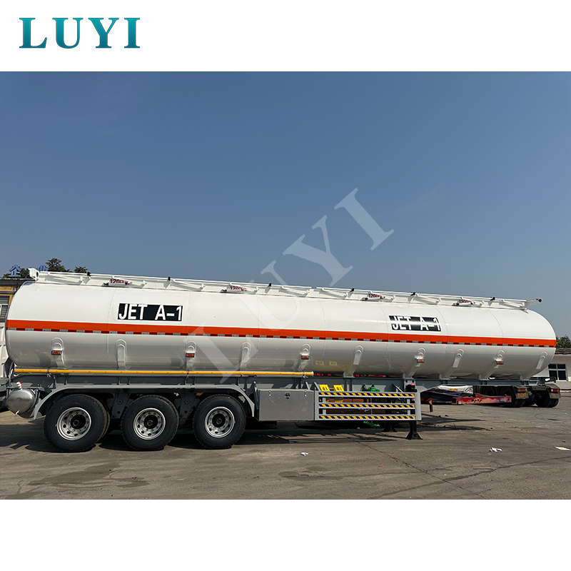 Como uma empresa de construção queniana melhorou o fornecimento de combustível em locais remotos com reboques-tanque de combustível Luyi de 3 eixos e 12.000 litros Como uma empresa de construção queniana melhorou o fornecimento de combustível em locais remotos com reboques-tanque de combustível Luyi de 3 eixos e 12.000 litros
