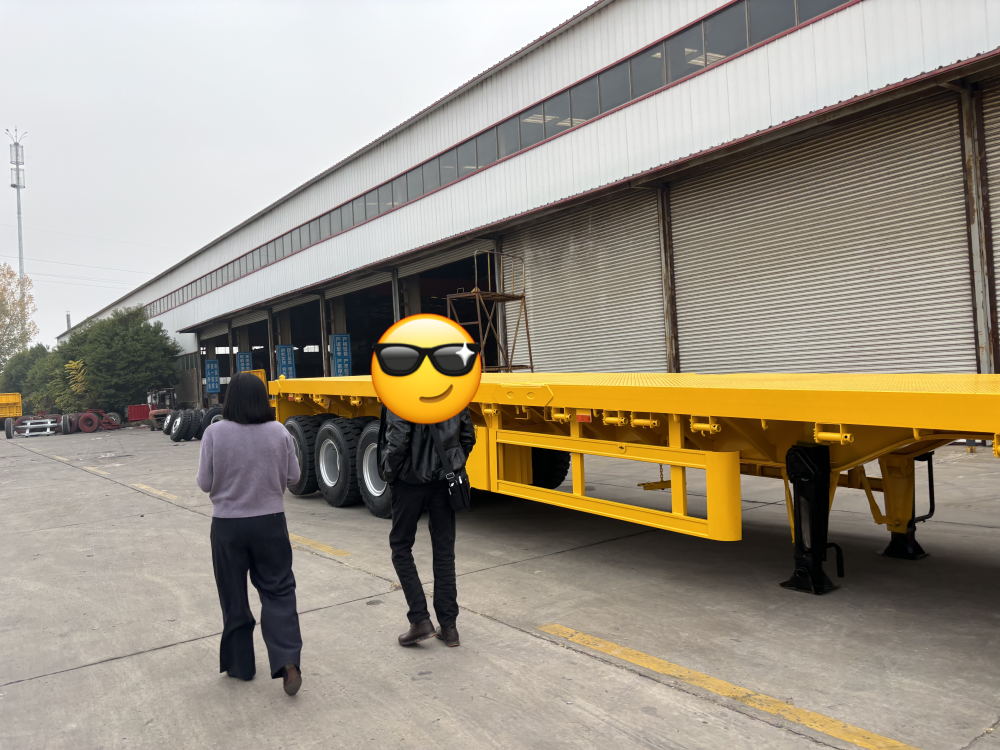 Como a LUYI AUTO ajudou uma empresa de logística argelina a melhorar a eficiência do transporte de equipamentos pesados com 8 reboques Lowboy de três eixos personalizados Como a LUYI AUTO ajudou uma empresa de logística argelina a melhorar a eficiência do transporte de equipamentos pesados com 8 reboques Lowboy de três eixos personalizados