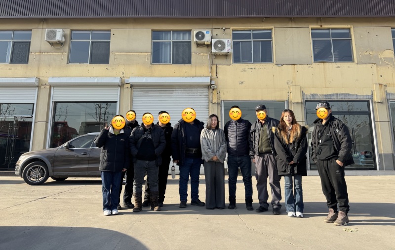 Como a LUYI ajudou um grupo de logística do Cazaquistão a atualizar o transporte transfronteiriço de carga com 5 reboques de parede lateral personalizados Como a LUYI ajudou um grupo de logística do Cazaquistão a atualizar o transporte transfronteiriço de carga com 5 reboques de parede lateral personalizados