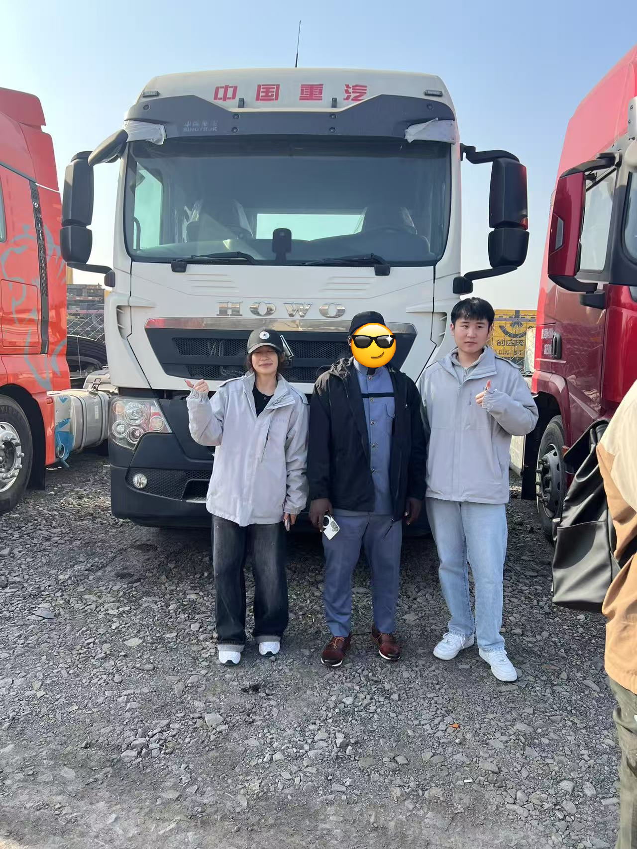 Como a LUYI ajudou um cliente queniano a implantar 2 caminhões pesados ​​HOWO para engenharia e transporte de longa distância