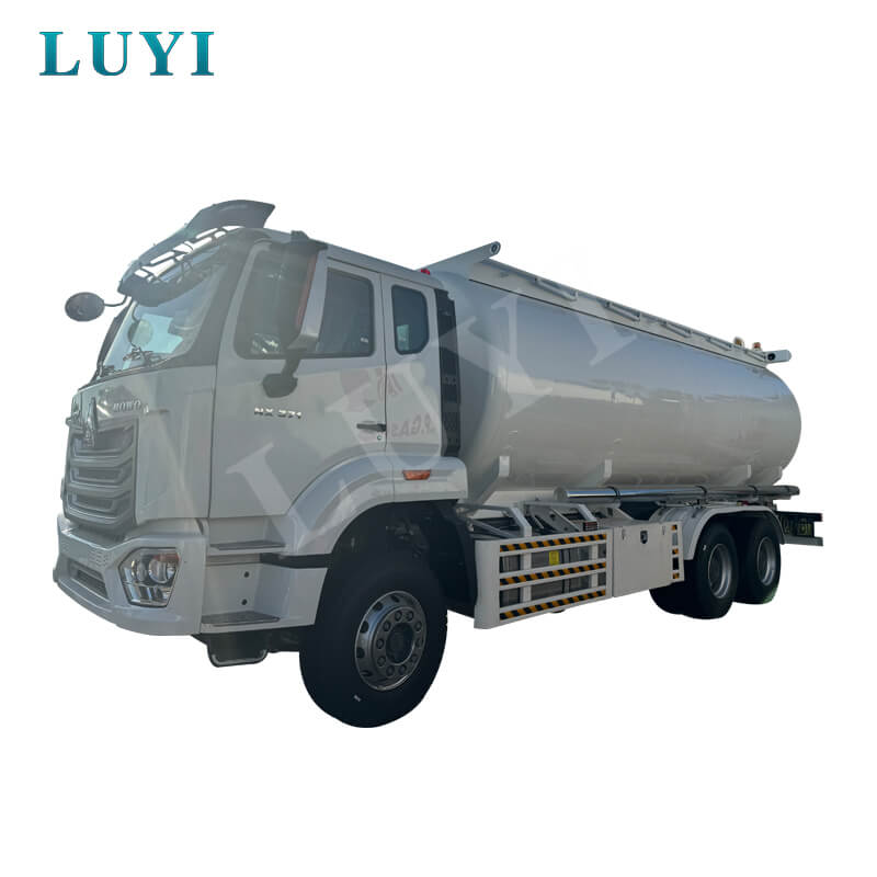 Semirreboque tanque de óleo HOWO 6 × 4 Semirreboque tanque de óleo HOWO 6 × 4