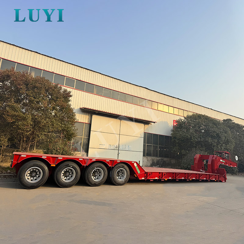 LUYI fornece reboques Lowboy hidráulicos removíveis personalizados com pescoço de ganso para o Suriname LUYI fornece reboques Lowboy hidráulicos removíveis personalizados com pescoço de ganso para o Suriname