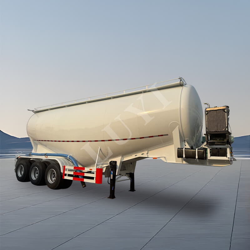 Semirreboque tanque de pólvora de três eixos e 30 toneladas Semirreboque tanque de pólvora de três eixos e 30 toneladas