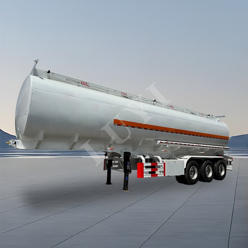 Semirreboque tanque de óleo triaxial em aço carbono 55.000 litros Semirreboque tanque de óleo triaxial em aço carbono 55.000 litros